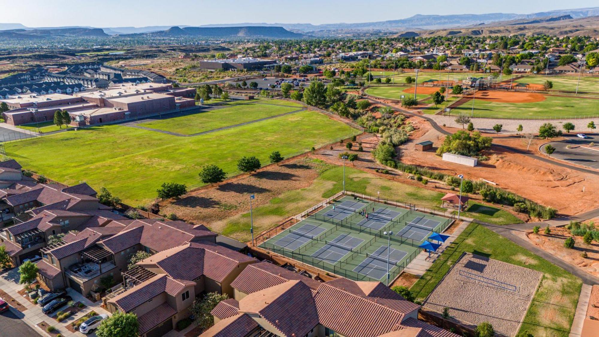 Pv 99 Private Hot Tub, Ping Pong Table, Xbox X Series And Resort Amenities Santa Clara 외부 사진